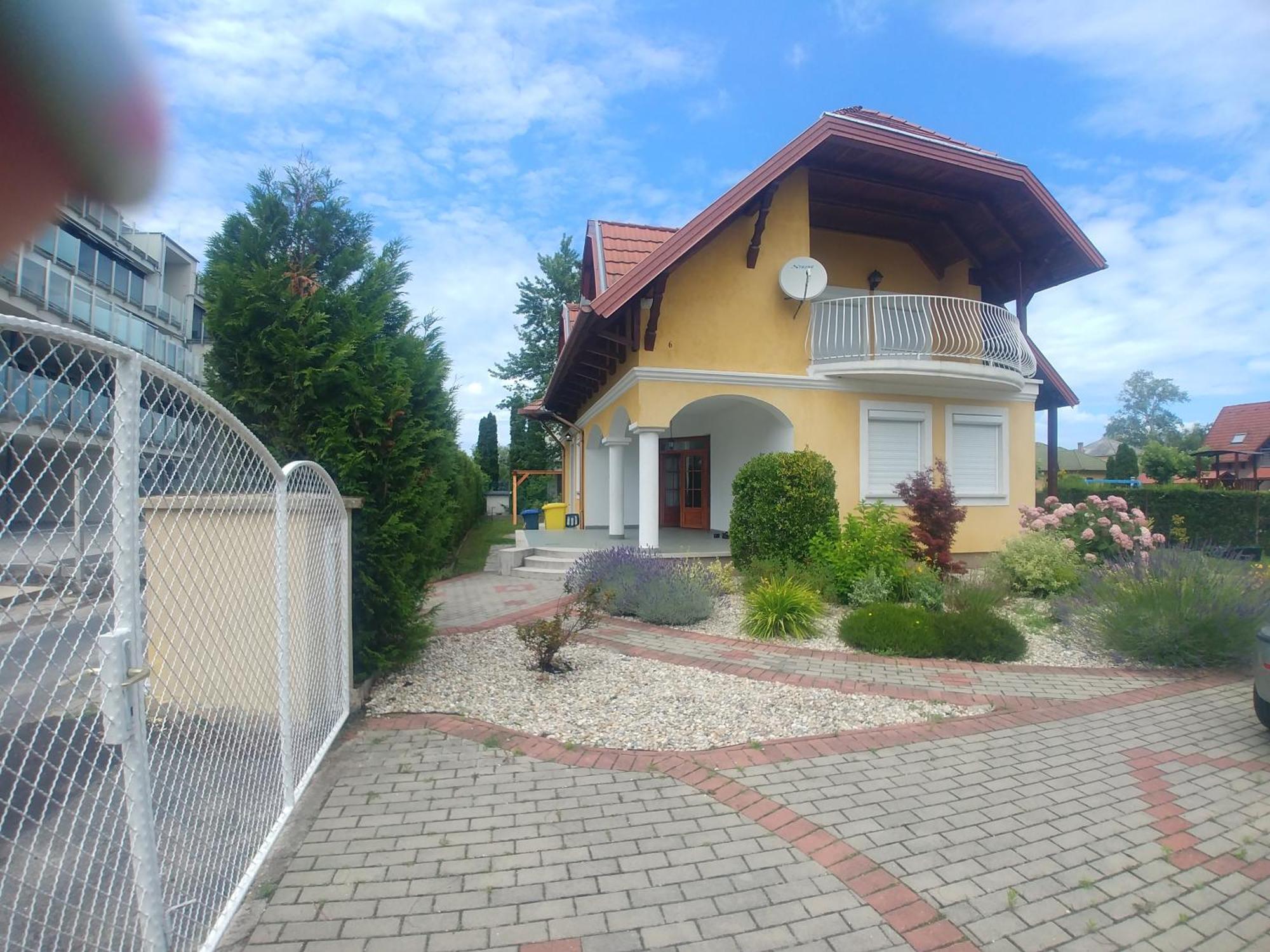 Vitorlas Villa, Emelet Balatonlelle Exterior photo